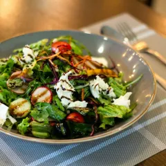 Salade chèvre chaud